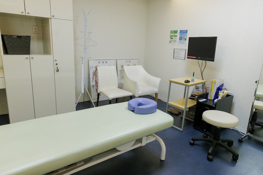 ひざ関節症クリニック診察室