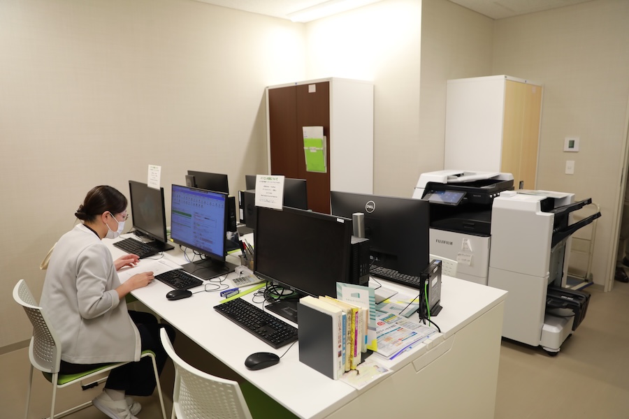 取材協力:河北総合病院 図書室 文献はデータ化、保存されている