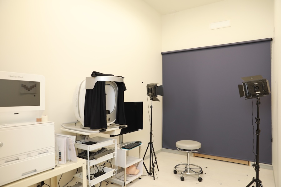 施術の前後の変化を正確に記録・分析するための撮影ルーム