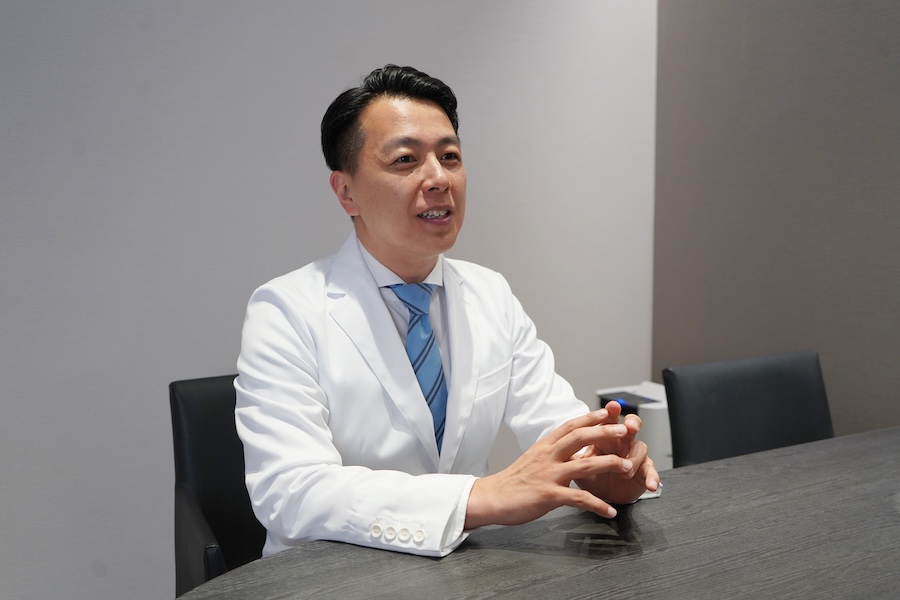 銀座アイグラッドクリニック 乾雅人院長