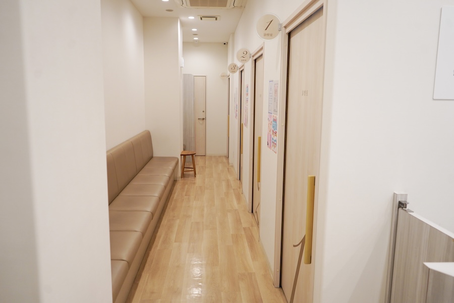 クリニック内の待合風景