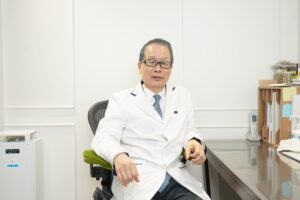 「選択肢が限られた場合でも別の可能性を」。中国伝統医学で慢性疾患に向き合う、岡部漢方内科の歩み