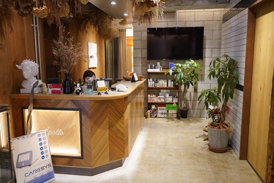 APOLLO BEAUTY CLINIC 受付の様子