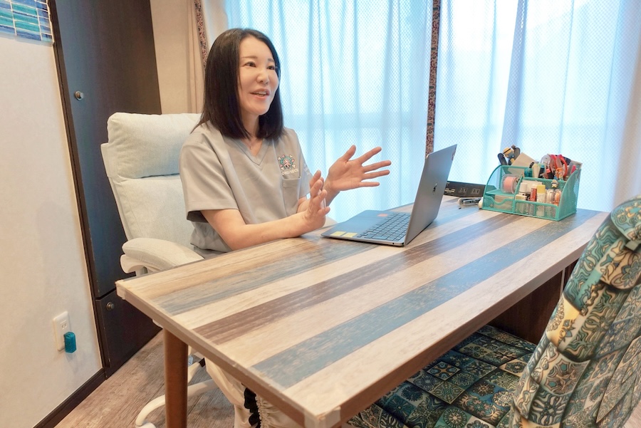 患者さんと話をするのが好きな伊藤院長。自然に悩みを打ち明けやすい雰囲気に