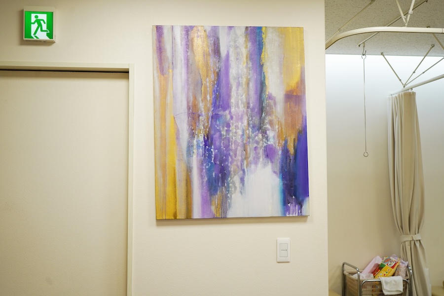 クリニック内に飾られている絵画