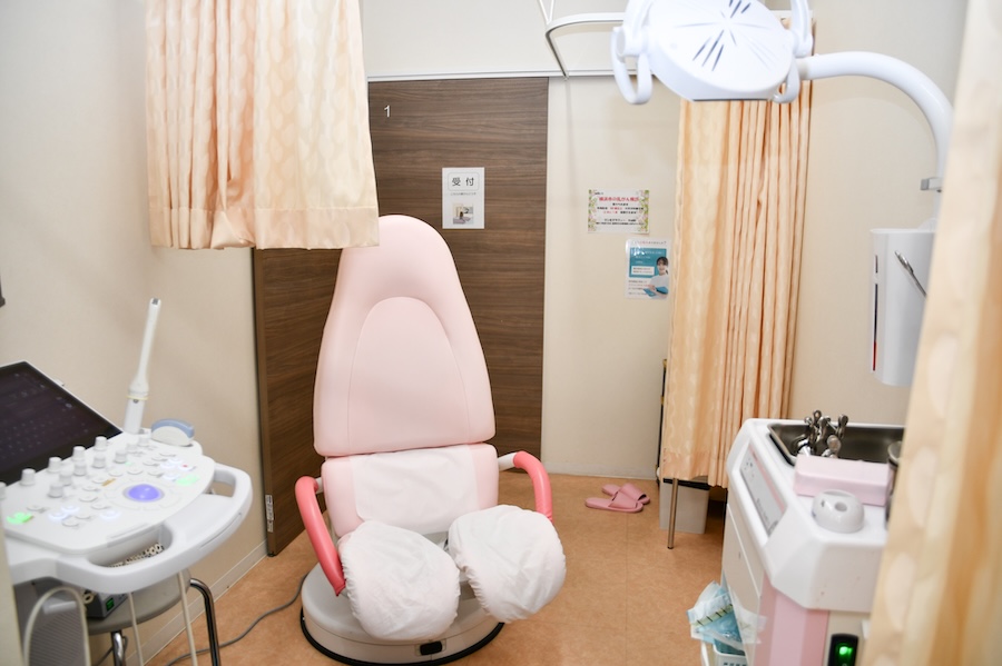 婦人科の診察室