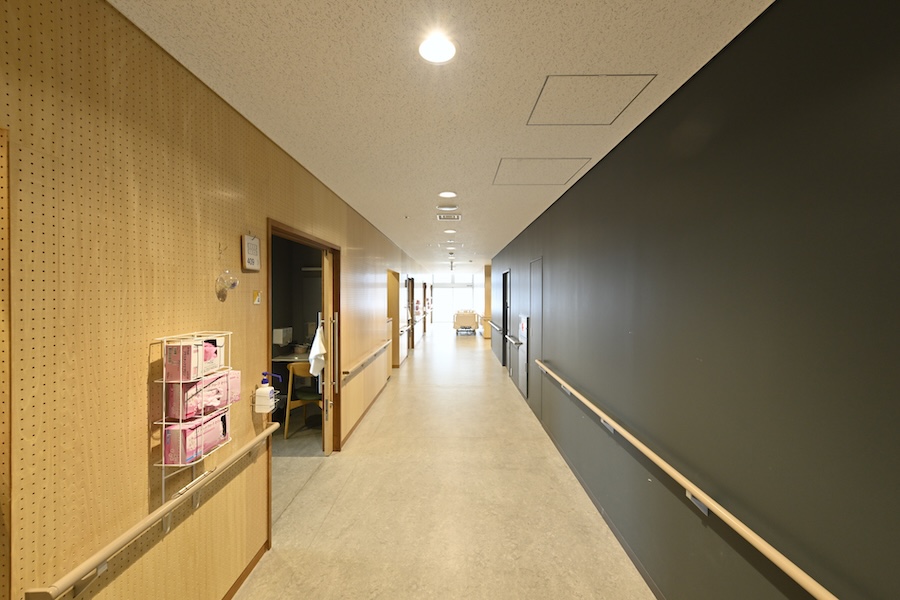 おうちにかえろう。病院 廊下