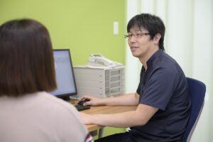 救急・集中治療の経験を、日々の内科診療へ。「救急科」を掲げるできじまクリニック
