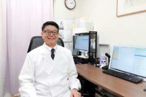 生活習慣病から循環器疾患まで、かかりつけ医として内科全般を診療。話しやすさを入り口に「病気を診ずして病人を診よ」を実践する、元町たかつか内科クリニック